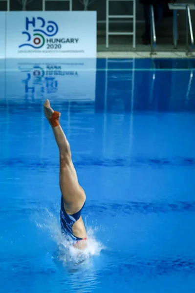 Kyiv Ukraine 2019年8月5日 法国的Maissam Naji在2019年乌克兰基辅欧洲跳水锦标赛的小组赛决赛中表演 — 图库照片