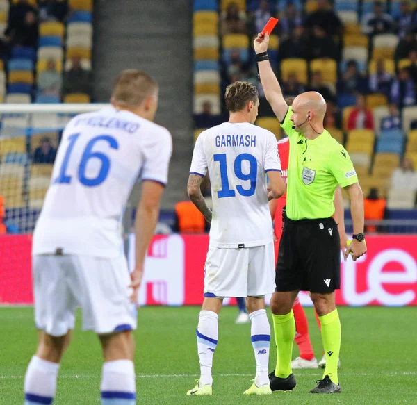 Kyiv Ukraine September 2021 Referee Anthony Taylor England Shows Red — Stock Photo, Image