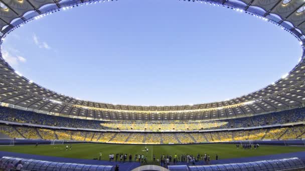 Panoramatický pohled na olympijském stadionu v Kyjevě (časová prodleva) — Stock video