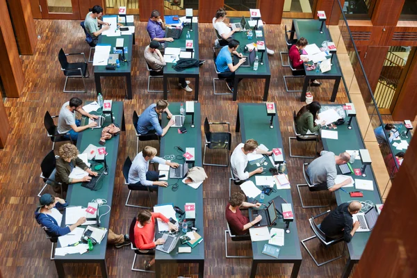 Biblioteca de la Universidad Humboldt en Berlín, Alemania — Foto de Stock