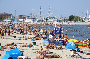 Kalabalık Belediye plaj Gdynia, Baltık Denizi, Polonya