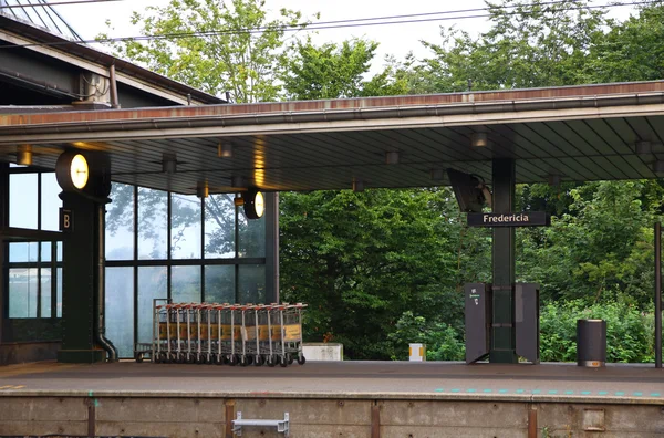 Plataformas de Estação Ferroviária em Fredericia cidade — Fotografia de Stock