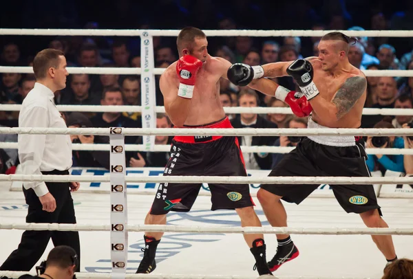 Pelea de boxeo Oleksandr Usyk vs Danie Venter — Foto de Stock