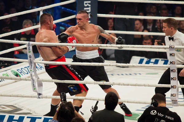 Boxing fight Oleksandr Usyk vs hajen Venter — Stockfoto