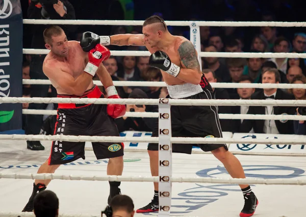 Boxing fight Oleksandr Usyk vs hajen Venter — Stockfoto