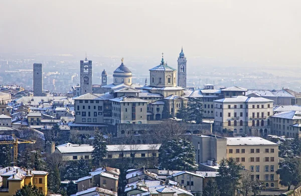 Skyline vista del centro storico di Bergamo, Italia — Foto Stock