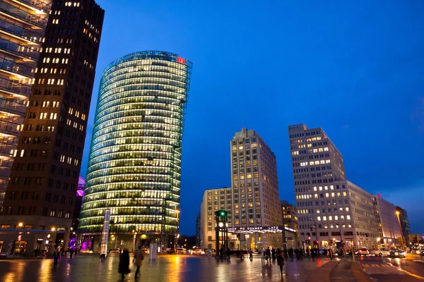 Večerní pohled na Potsdamer Platz - finanční Berlína, — Stock fotografie