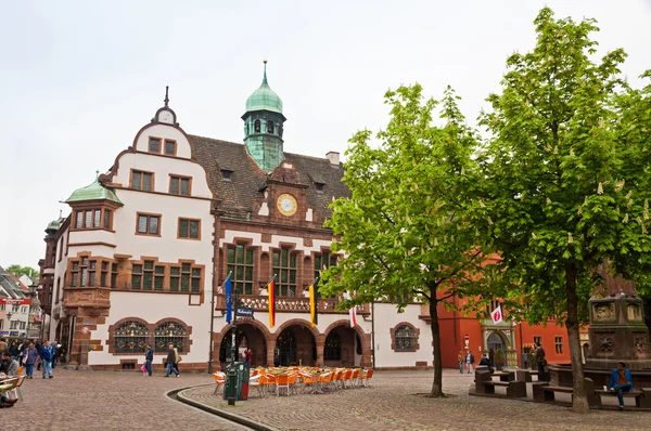 Rathausplatz in freiburg im breisgau, deutschland — Stockfoto