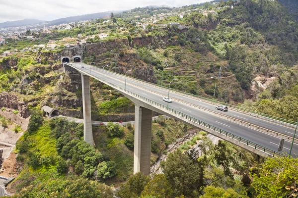 Snelweg wegen op het eiland madeira, portugal — Stockfoto