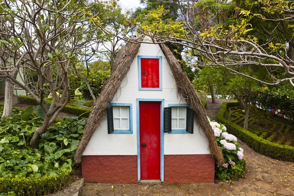 Traditional rural house in Santana Madeira, Portugal — Stock Photo, Image