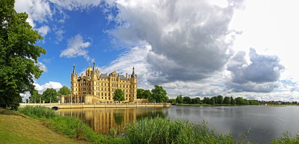 Vue panoramique du château de Schwerin, Allemagne — Photo