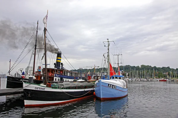 Port w mieście Flensburg, Niemcy — Zdjęcie stockowe