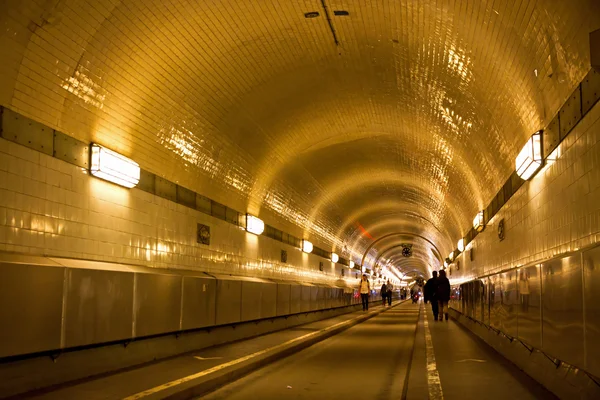Tunnel unter der Elbe in Hamburg, Deutschland — Stockfoto