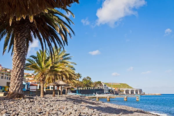 Praia em Santa Cruz, Ilha da Madeira, Portugal — Fotografia de Stock