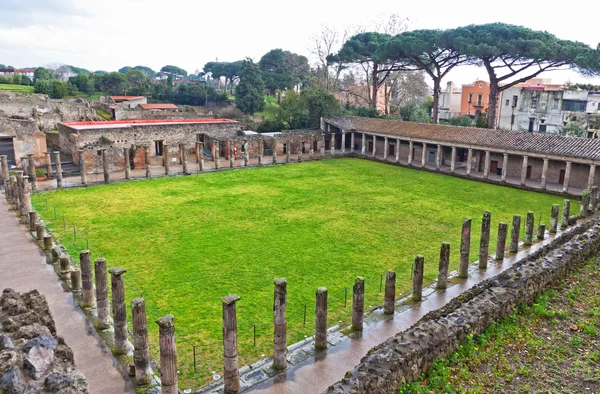 Ruinas de la antigua ciudad romana de Pompeya, Italia — Foto de Stock