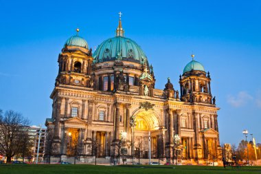 Akşam görünümü Berlin Katedrali, Almanya