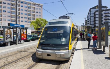 Hafif raylı tren Metro do Porto, Portekiz