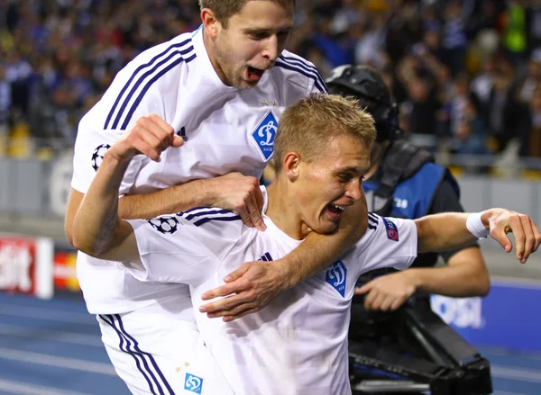 Artem Kravets and Vitaliy Buyalskiy of FC Dynamo Kyiv — Stock Photo, Image