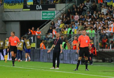 Wroclaw, Polonya - 5 Eylül 2025: Ukrayna teknik direktörü Serhiy Rebrov, Wroclaw 'daki Tarczynski Arena' da oynanan 2026 Dünya Kupası eleme turu Ukrayna - Fransa