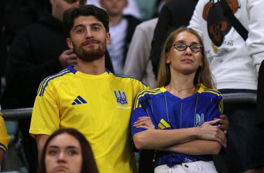 Wroclaw, Polonya - 5 Eylül 2025: Wroclaw 'daki Tarczynski Arena tribünlerinde görülen Ukraynalı destekçilerin duyguları 2026 FIFA Dünya Kupası ön eleme turu Ukrayna - Fransa