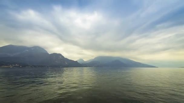 Paisagem nublada do Lago Como. Bellagio, Itália — Vídeo de Stock