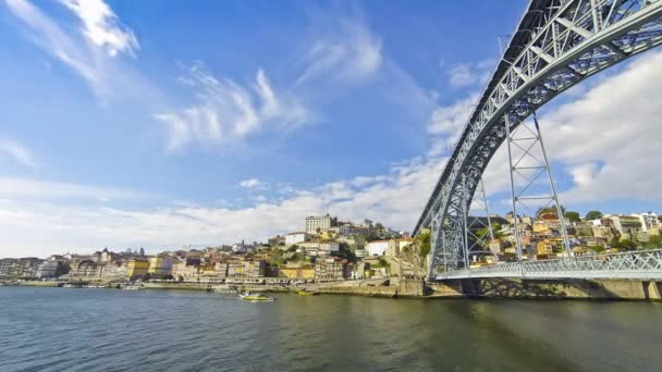 View-Dom Luis híd Douro folyó a város a Porto, Portugália — Stock videók