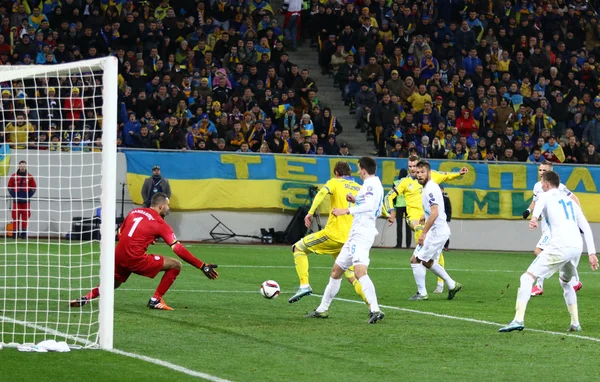 УЄФА Євро 2016 плей-офф гра України проти Словенії — стокове фото