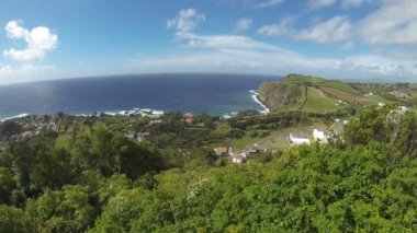 Ismarlayarak South coast Sao Miguel Island yakınındaki sıtma de Pau Köyü, Azores, Portekiz