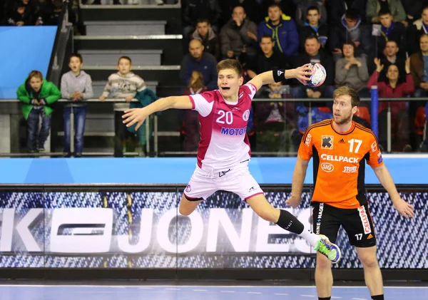 Balonmano juego Motor Zaporozhye vs Kadetten Schaffhausen — Foto de Stock