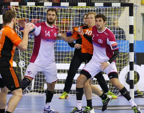 Balonmano juego Motor Zaporozhye vs Kadetten Schaffhausen — Foto de Stock