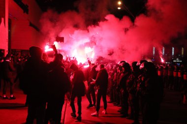 FC Dinamo Kiev ultras onların stadyum giden yolda destek