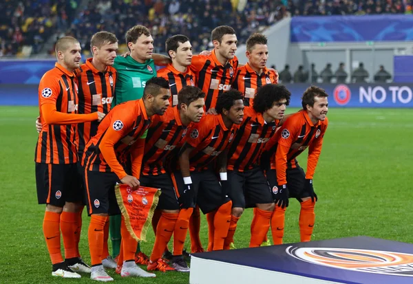  FC Shakhtar Donetsk players pose for a group photo