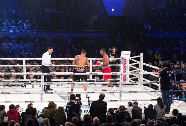 Kampf um den wbo interkontinentalen Titel oleksandr usyk vs pedro — Stockfoto