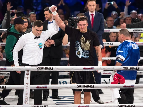 Kampf um den wbo interkontinentalen Titel oleksandr usyk vs pedro — Stockfoto