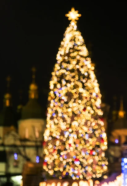 New Year 's tree made from bokeh lights — стоковое фото