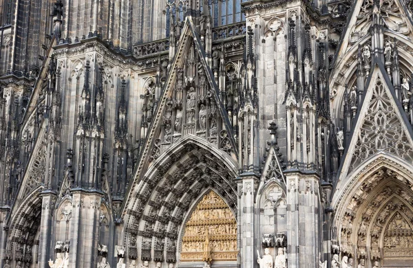 Detalhes da fachada da catedral de Colônia, Alemanha — Fotografia de Stock