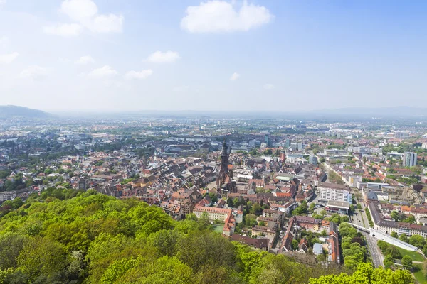 Пташиного польоту Freiburg im прогулянок містом, Німеччина — стокове фото