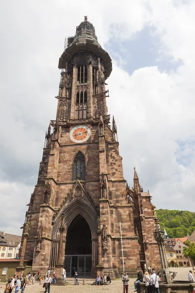 Exteriér Freiburg Munster katedrála ve Freiburgu im Breisgau c — Stock fotografie