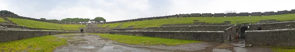 Amfiteátr v starověkého římského města Pompeje, Itálie — Stock fotografie