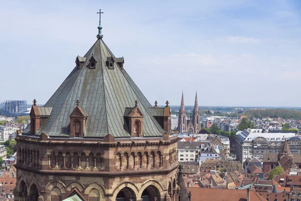 Turm der Kathedrale von Straßburg (notre dame), Frankreich — Stockfoto