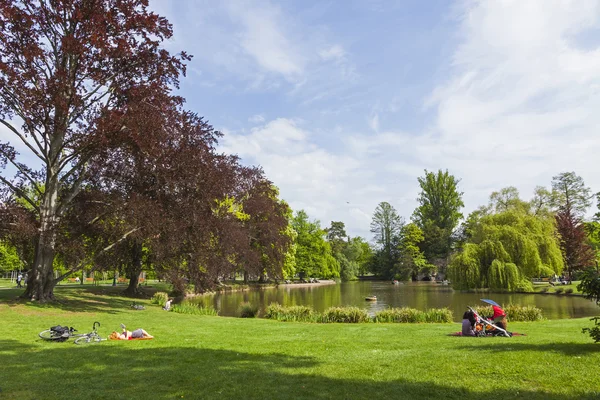 Parc de L 'Orangerie no centro da cidade de Estrasburgo, França. Po — Fotografia de Stock