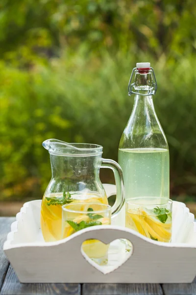 Limonada en la jarra — Foto de Stock