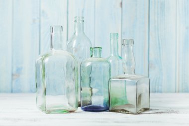 Retro şişe mavi üzerinde