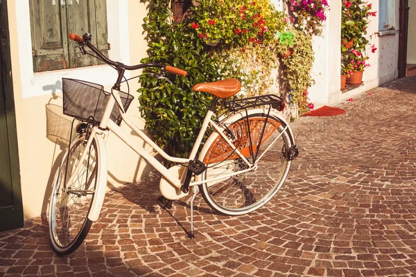 Bicicleta retro em Italia — Fotografia de Stock
