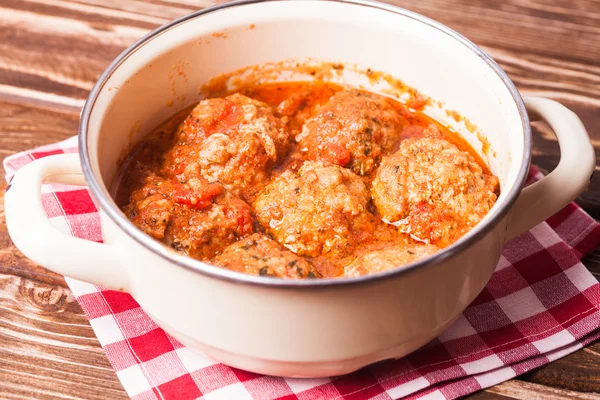 Köttbullar med tomatsås — Stockfoto