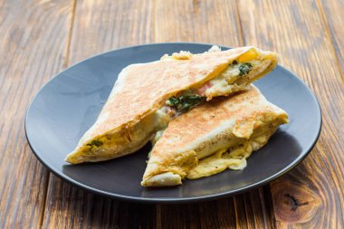 Dünyanın her yerinden aşçılık fikirlerini ödünç alıyorum.