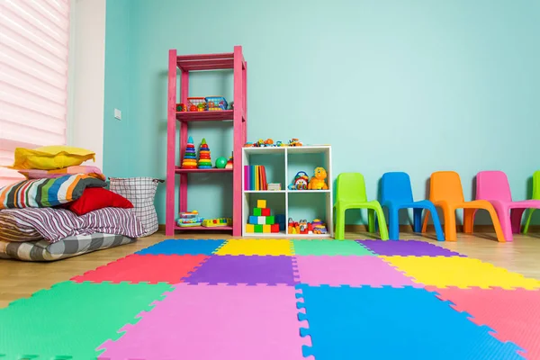 La maravillosa sala para niños para el descanso y el desarrollo — Foto de Stock