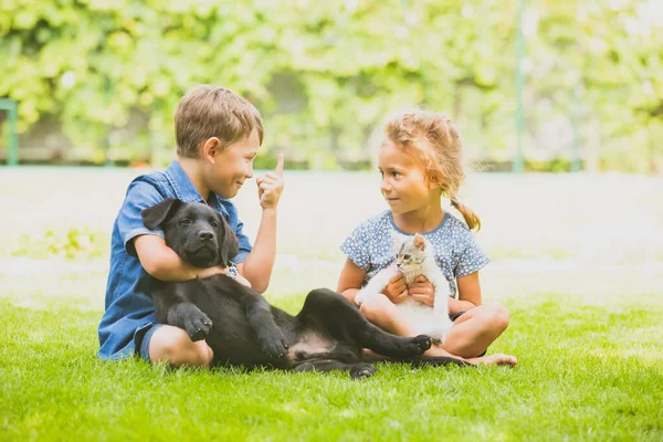 Being proud of the pet taking the first prize — Stock Photo, Image