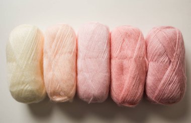 Pastel renklerde kabarık ipliklerin yakınlaştırılması