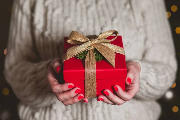 New Years gift in a bright red box — Fotografia de Stock